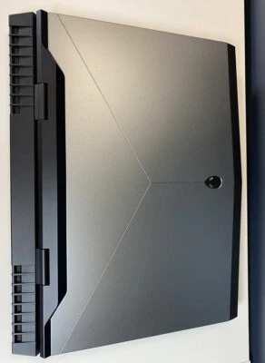 alienware 17 LAPTOP (NOOAW17R410Alienware 17 R4) - Photo 1/4