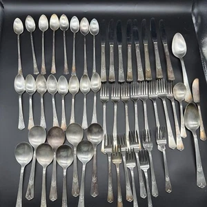 CUBIERTOS CUBIERTOS VINTAGE WM ROGERS SECTIONAL IS PLATEADOS 48 psc + 4 SERVICIOS - Imagen 1 de 10