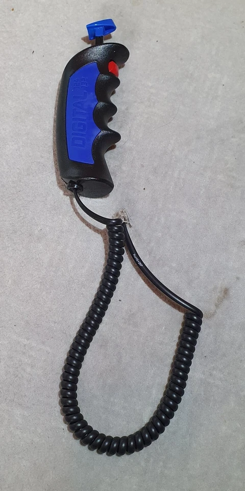 Carrera Digital 132 / 124 mit blauem Drücker wie neu - Bild 1 von 1