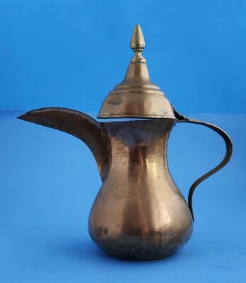 TETERA DE CAFÉ ÁRABE ISLÁMICA VINTAGE DE LATÓN CON JARRA DE CAÑO Foto 1 de 4
