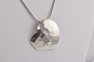 Sterling Silver 33mm x 30mm Hammered Textured Heart Pendant 17g 22" Chain - Picture 1 of 6