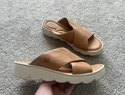 Женские кожаные сандалии-шлепанцы Born размер 9 Solina крест-накрест минималистские цвет коньяк - Изображение 1 из 4