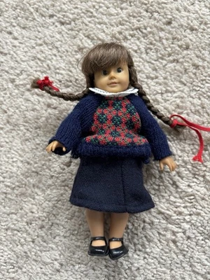 AMERICAN GIRL PLEASANT COMPANY 1996 Molly 6” Mini Doll No Glasses - Image 1 of 4