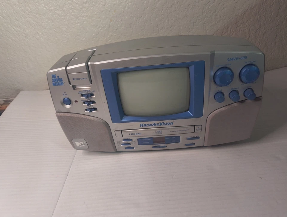 MTV THE SINGING MACHINE SMVG-600 KARAOKE NOT TESTED SPARE OR REPAIR RARE 2003  - Image 1 of 4
