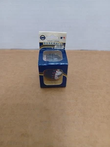 Mini pelota de béisbol Steiner New York Yankee Logo 1 1/2" diámetro - Imagen 1 de 7