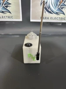 Lil Screamer Glow In The Dark Electro magnetic field POD From Para Electric - Picture 1 of 3