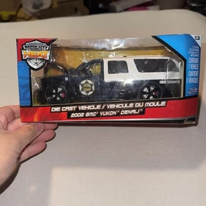 2002 GMC Yukon Denali Police 1/24 Diecast Model Car by Jada 53055 - Picture 1 of 3