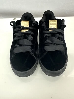 Zapatillas Puma Basket Clásicas Terciopelo PS Niños EE. UU. 3C Negras Parte Superior Baja Con Cordones 36638703 Foto 1 de 4