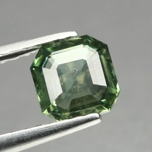 Zafiro Cylon Verde 100% Natural 0,80 quilates IF Perfect Cuadrado Corte Esmeralda 5,1 mm - Imagen 1 de 5