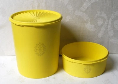 2 Vintage Tupperware Canisters Yellow 1339 -4 24 Cup & 1204-4 8 Cup Servalier - Image 1 of 4