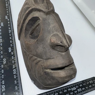 Old Papua New Guinea Ancestor Spirit Carving MASK - image 1 of 4