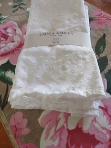 Laura Ashley White Lace Fabric Dinner Napkins 6 Pc - Picture 1 of 7