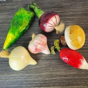 Vtg Vegetables (6) Artificial Paper Mache - Pepper Garlic Mushroom Turnip Radish - Picture 1 of 5