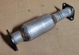 Genuine Walker 16585 Ultra EPA Direct Fit Catalytic Converter - Picture 1 of 1