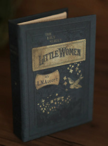 Little Women by Louisa May Alcott 1868 (Navy) Hardcover Wallet