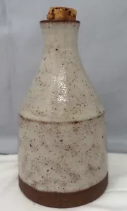 Botella vintage hecha a mano de cerámica con corcho marrón y beige de 5" (Suecia) - Imagen 1 de 3