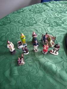 Lemax Navidad Pueblo Figuras x9 - Imagen 1 de 3