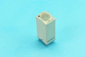 Omron H3Y-2-7 timer relay 8 pins no base 0-5s 24VDC 2 changeover contacts - Bild 1 von 2