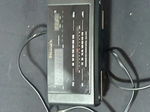 Emerson Research Smart Set Dual Alarm Clock & AM/FM Radio CKS2000 TESTED WORKS - Picture 1 of 4