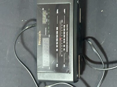 Emerson Research Smart Set Dual Alarm Clock & AM/FM Radio CKS2000 TESTED WORKS - Image 1 of 4
