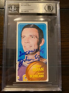 Johnny Egan SP #34 signed autograph 1970-71 Topps Basketball Card BAS Slab