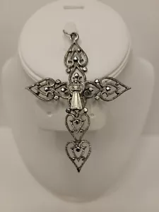Vintage Silber Grauton offene Medaille Arbeit Kreuz Anhänger mit Engel in der Mitte 3 1/2 - Bild 1 von 8