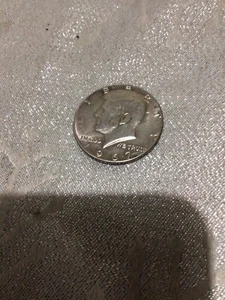 1967 KENNEDY HALF DOLLAR, 40% SILVER VERY NICELY CIRCULATED - Picture 1 of 2