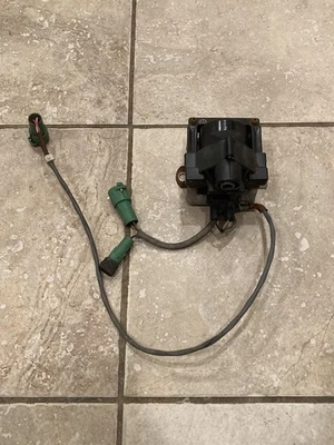 84-85 Toyota Pickup 22R Ignitor w/Coil 89620-35140 Carbureted Denso OEM JAPAN - Image 1 of 4