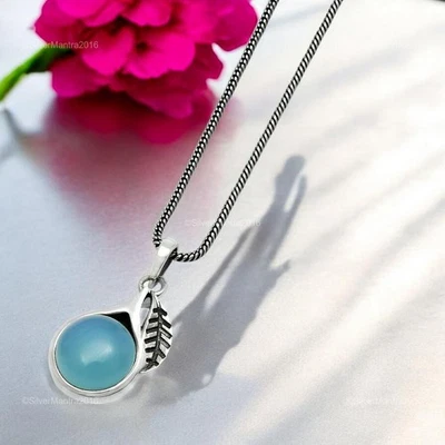 Pendente Unico In Argento Sterling Con Gemma Di Calcedonio Rotondo A Foglia - Immagine 1 di 4
