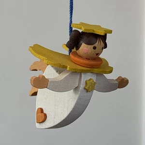 Floating Angel Handcrafted Ornament Graupner Holzminiaturen Family Erzgebirge - Picture 1 of 15