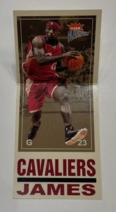 2003-04 Fleer Platinum Big Signs #7 LeBron James Rookie RC RARE** In Penny Sleev - Picture 1 of 6