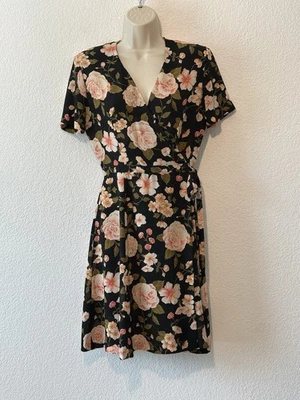 Vintage Liz Claiborne Petite Short Sleeve Wrap Dress Black Sz P4 Grunge Floral - Image 1 of 4