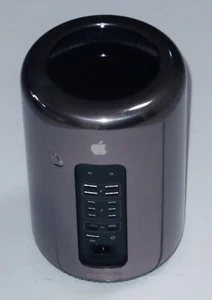 Mac Pro Late 2013 6-Core Xeon, 32GB RAM, Dual AMD FirePro D500, macOS Monterey - Afbeelding 1 van 6