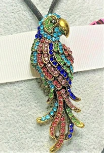 BETSEY JOHNSON BROOCH GOLD PARROT MULTI COLORED CRYSTALS FREE LEATHER CORD NECK - Picture 1 of 6