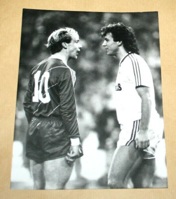 Pressefoto Rummenigge Bayern München v Steinkogler Austria Wien Europokal 1985 - Bild 1 von 2