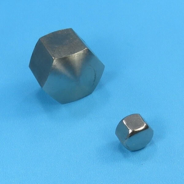 Edelstahl Hutmutter M3 - M36 Niedrig DIN 917 Sechskant Mutter Flacher Kopf VA - Bild 1 von 1