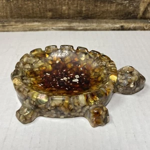 Cenicero vintage tortuga guijarro roca lucite 3 3/4” ancho x 5 1/4” L ** cola rota - Imagen 1 de 9