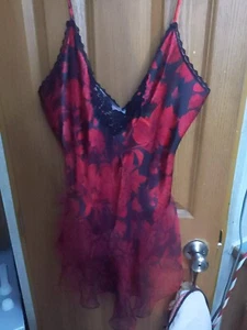 Circa 2000- Womens Size Medium- Lingerie/ Teddy- Black& Red Flowers - Picture 1 of 6
