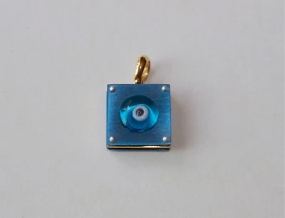 Pingente Berloque Evil Eye Titânio Ouro Esterlina Quadrado 14mm da Grécia "mataki" - Imagem 1 de 4