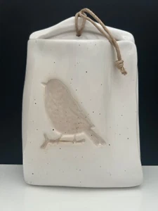 Beautiful Creative Co-Op White Speckled Ceramic Bird Design Wall Pocket W/Twine! - Picture 1 of 10