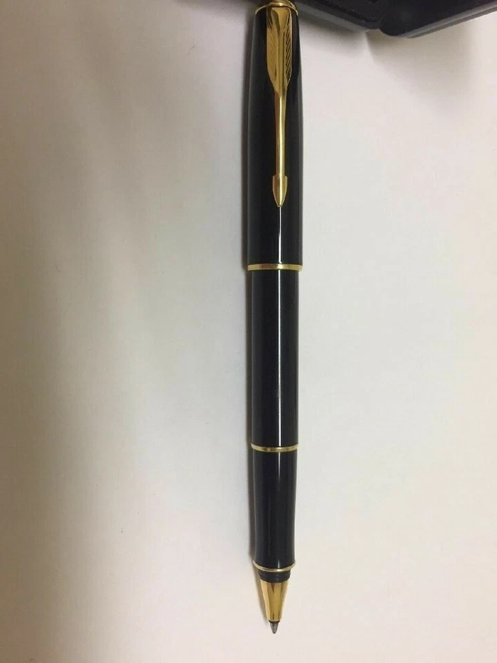 Bolígrafo Parker Sonnet lacado negro y dorado nuevo en caja banda estrecha Foto 1 de 1