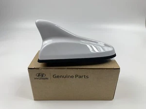 2011 to 2016 Elantra Shark Fin Antenna New Genuine Hyundai White W/Nav Code YAC - Picture 1 of 5