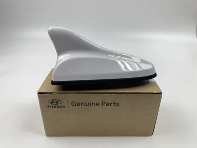 2011 to 2016 Elantra Shark Fin Antenna New Genuine Hyundai White W/Nav Code YAC  - Image 1 of 4