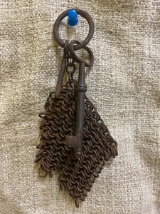 Vintage keys 2pcs on an iron ring wire pendant aid for the shepherd of sheep - Picture 1 of 11