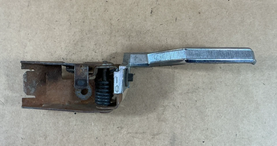 Manija de puerta interior delantera izquierda del lado del conductor Lincoln Town Car 1981-1989 Foto 1 de 4