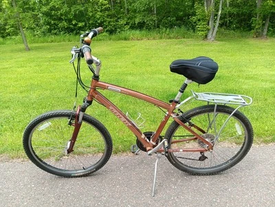 Trek Navigator 2.0  Bicycle Alpha Aluminum 18 Inch City Trekking   - Image 1 of 4