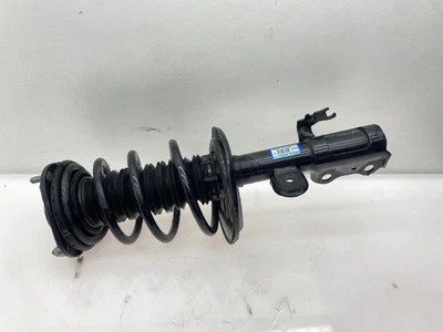 Ammortizzatore destro molla Toyota Prius+ (ZVW40) 2019 4851047361 73kW - Immagine 1 di 4