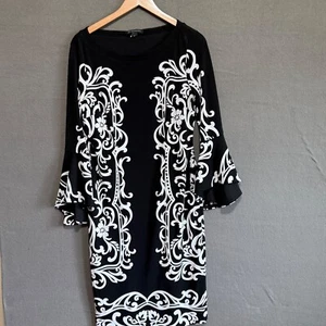 INC International Concepts Black White Printed Dress Size M Bell Sleeves - Picture 1 of 9
