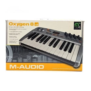 New M-Audio Oxygen 8 v2 25 Key USB MIDI Controller Keyboard with USB Power Cable - Picture 1 of 7