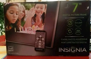 Insignia Digital Picture Frame 7" NS-DPF0712G NEW OPEN BOX - Picture 1 of 6